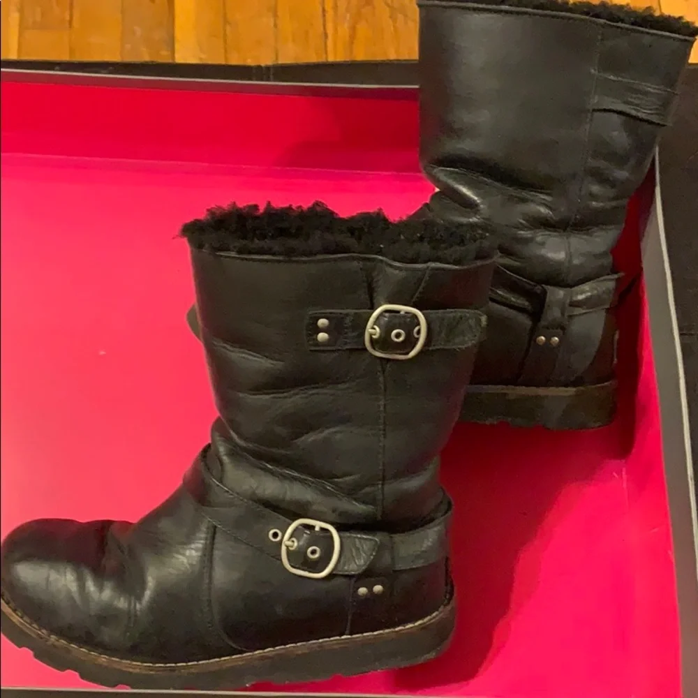 Ugg‎ Noira Black leather and sheepskin